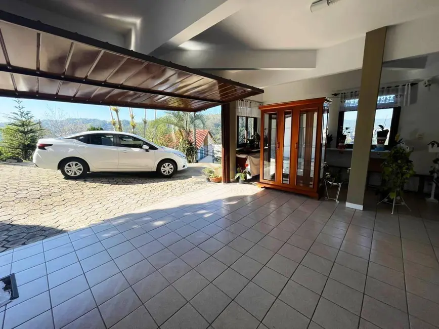 Foto 2 de Casa com 3 quartos à venda, 774m2 em Ponta Aguda, Blumenau - SC