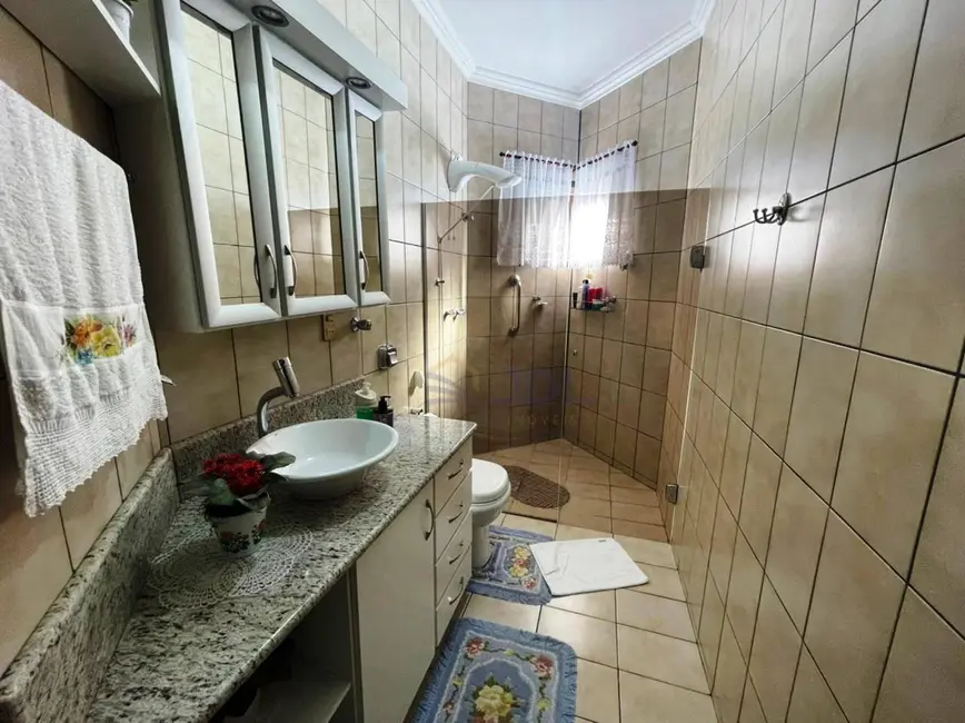 Casa com 3 quartos à venda, 774m2 em Ponta Aguda, Blumenau - SC - imagem 3 Foto 3 de Casa com 3 quartos à venda, 774m2 em Ponta Aguda, Blumenau - SC