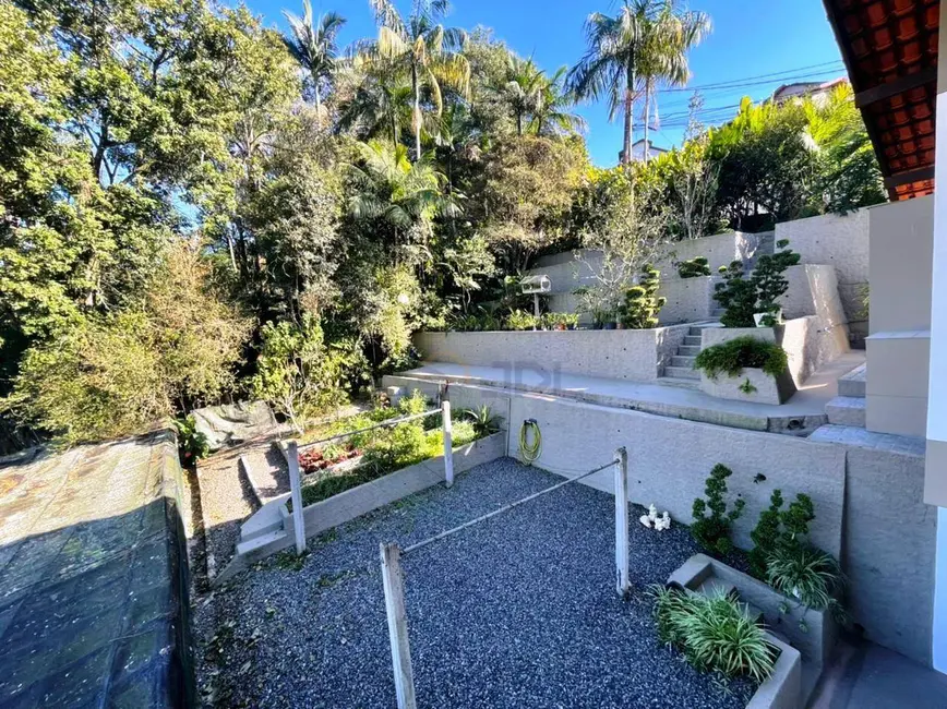 Casa com 3 quartos à venda, 774m2 em Ponta Aguda, Blumenau - SC - imagem 9 Foto 9 de Casa com 3 quartos à venda, 774m2 em Ponta Aguda, Blumenau - SC