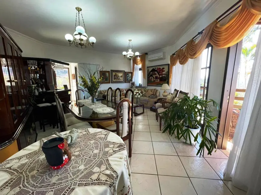 Casa com 3 quartos à venda, 774m2 em Ponta Aguda, Blumenau - SC - imagem 5 Foto 5 de Casa com 3 quartos à venda, 774m2 em Ponta Aguda, Blumenau - SC