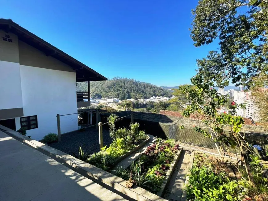 Casa com 3 quartos à venda, 774m2 em Ponta Aguda, Blumenau - SC - imagem 6 Foto 6 de Casa com 3 quartos à venda, 774m2 em Ponta Aguda, Blumenau - SC