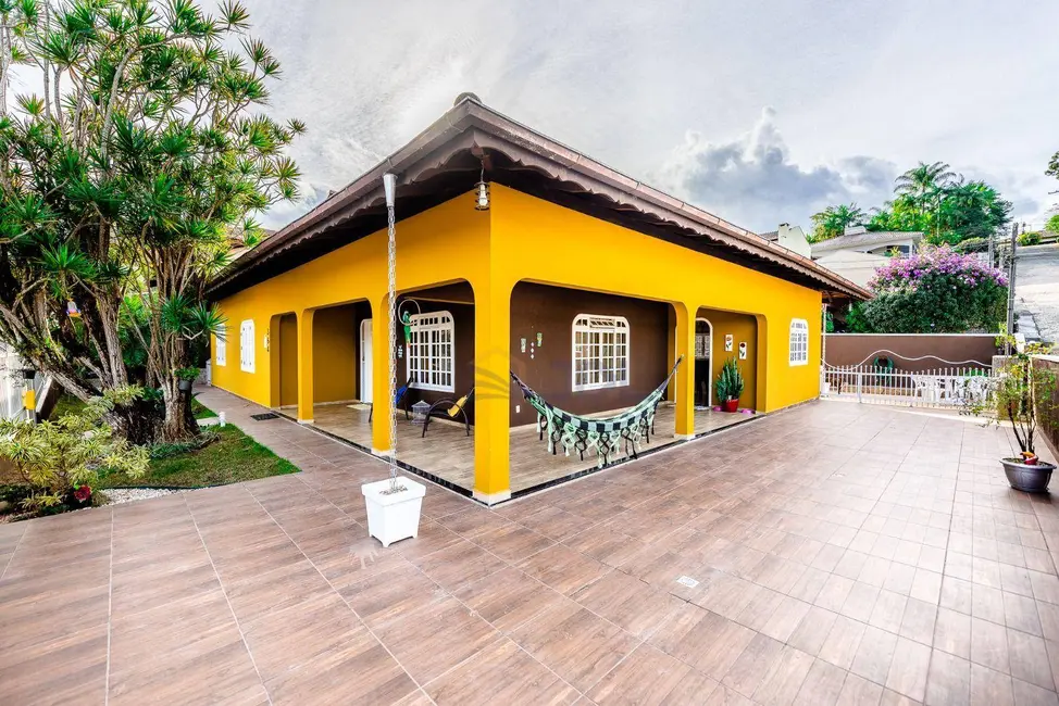Casa com 3 quartos à venda, 434m2 em Itoupava Central, Blumenau - SC - imagem 2 Foto 2 de Casa com 3 quartos à venda, 434m2 em Itoupava Central, Blumenau - SC
