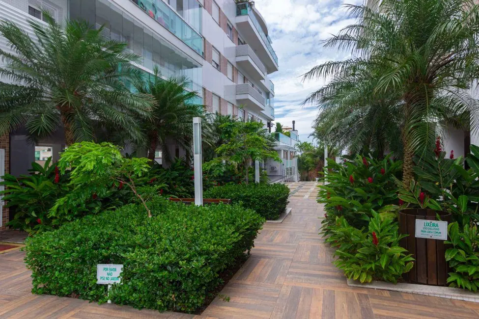 Foto 8 de Apartamento com 3 quartos à venda, 207m2 em Bombinhas - SC