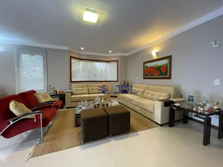 Casa com 3 quartos à venda, 1200m2 em Blumenau - SC - imagem 8 Foto 8 de Casa com 3 quartos à venda, 1200m2 em Blumenau - SC
