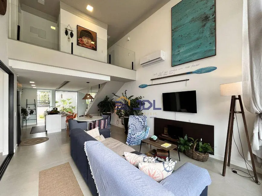 Foto 2 de Casa com 3 quartos à venda, 349m2 em Penha - SC