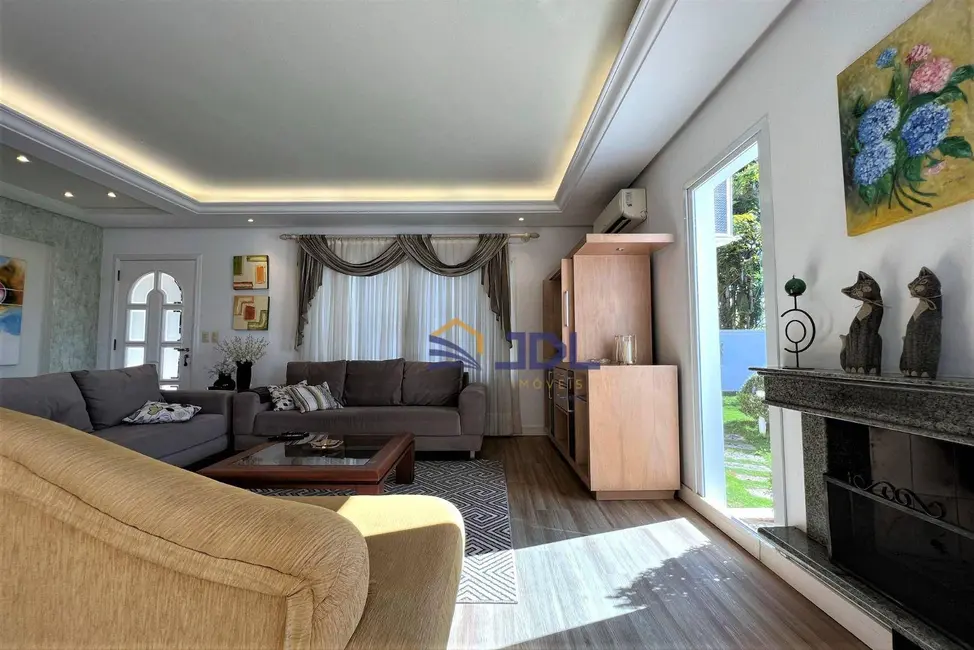 Casa com 4 quartos à venda, 733m2 em Centro, Blumenau - SC - imagem 5 Foto 5 de Casa com 4 quartos à venda, 733m2 em Centro, Blumenau - SC