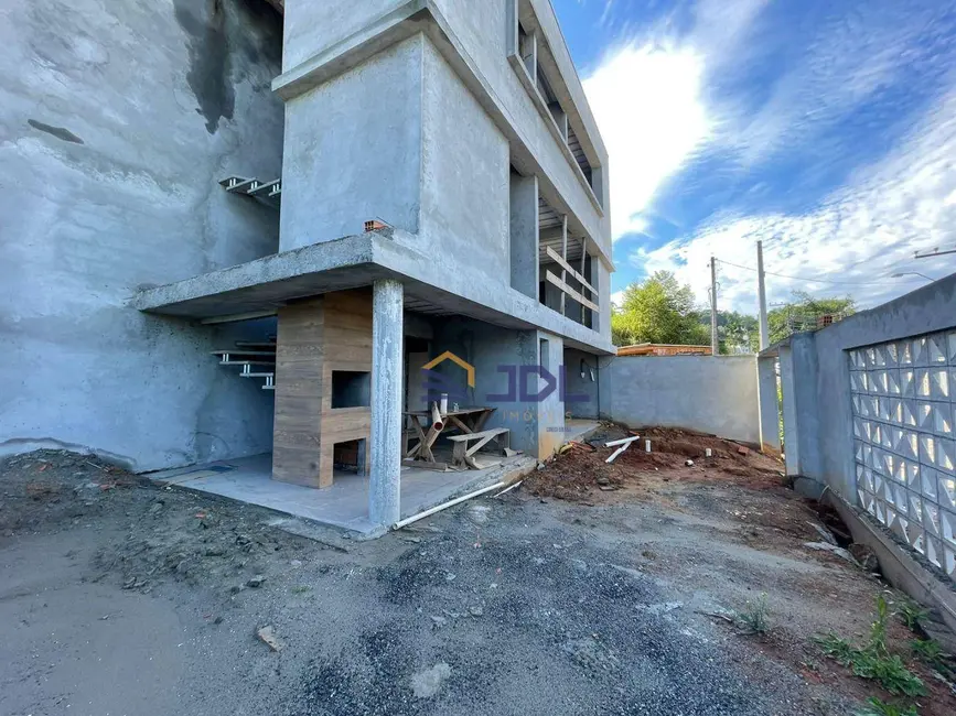 Sobrado com 3 quartos à venda, 168m2 em Blumenau - SC - imagem 4 Foto 4 de Sobrado com 3 quartos à venda, 168m2 em Blumenau - SC