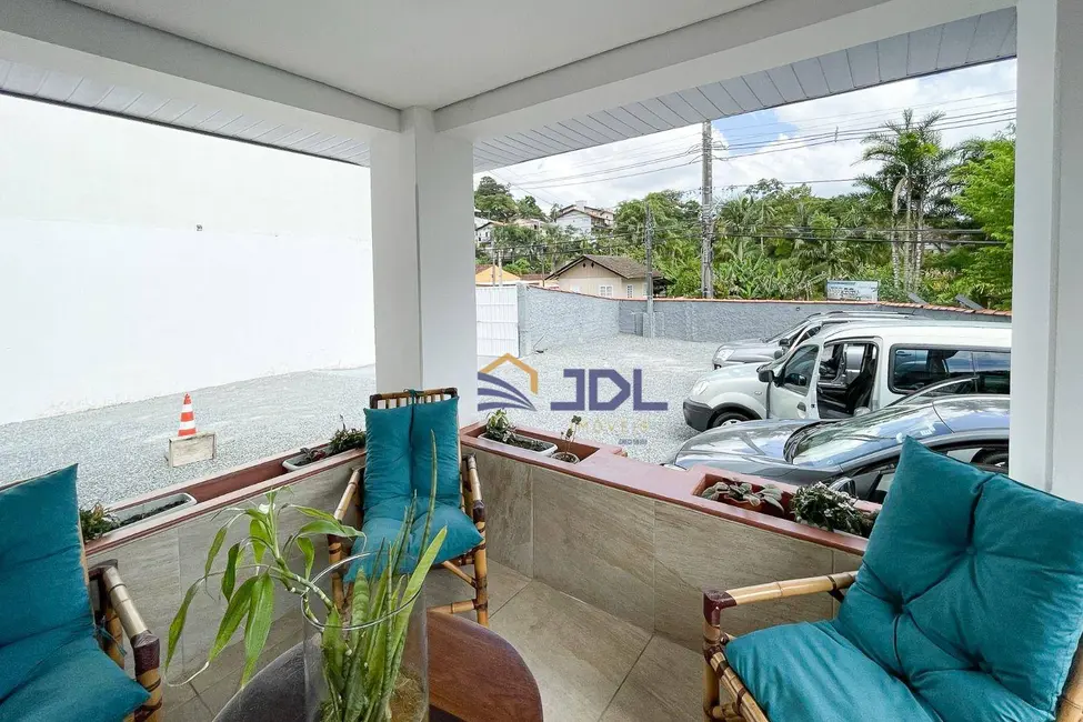 Casa com 4 quartos à venda, 592m2 em Velha, Blumenau - SC - imagem 4 Foto 4 de Casa com 4 quartos à venda, 592m2 em Velha, Blumenau - SC
