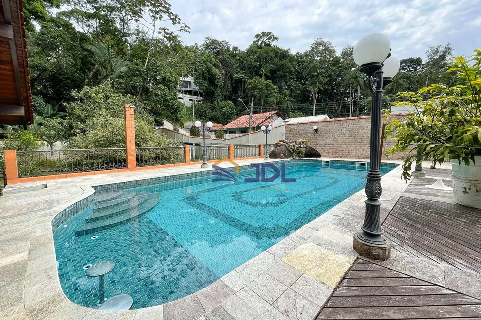 Casa com 3 quartos à venda, 4526m2 em Velha, Blumenau - SC - imagem 6 Foto 6 de Casa com 3 quartos à venda, 4526m2 em Velha, Blumenau - SC