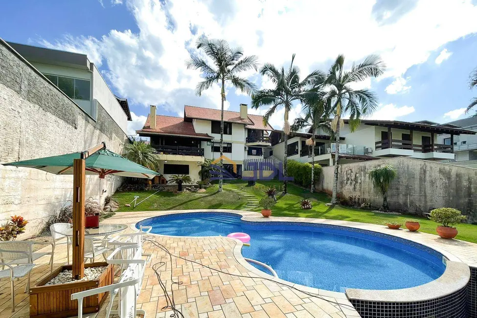 Casa com 3 quartos à venda, 1079m2 em Vila Nova, Blumenau - SC - imagem 6 Foto 6 de Casa com 3 quartos à venda, 1079m2 em Vila Nova, Blumenau - SC