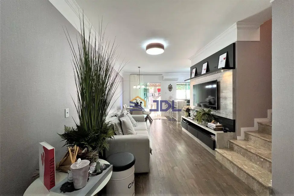 Foto 2 de Sobrado com 3 quartos à venda, 155m2 em Passo Manso, Blumenau - SC