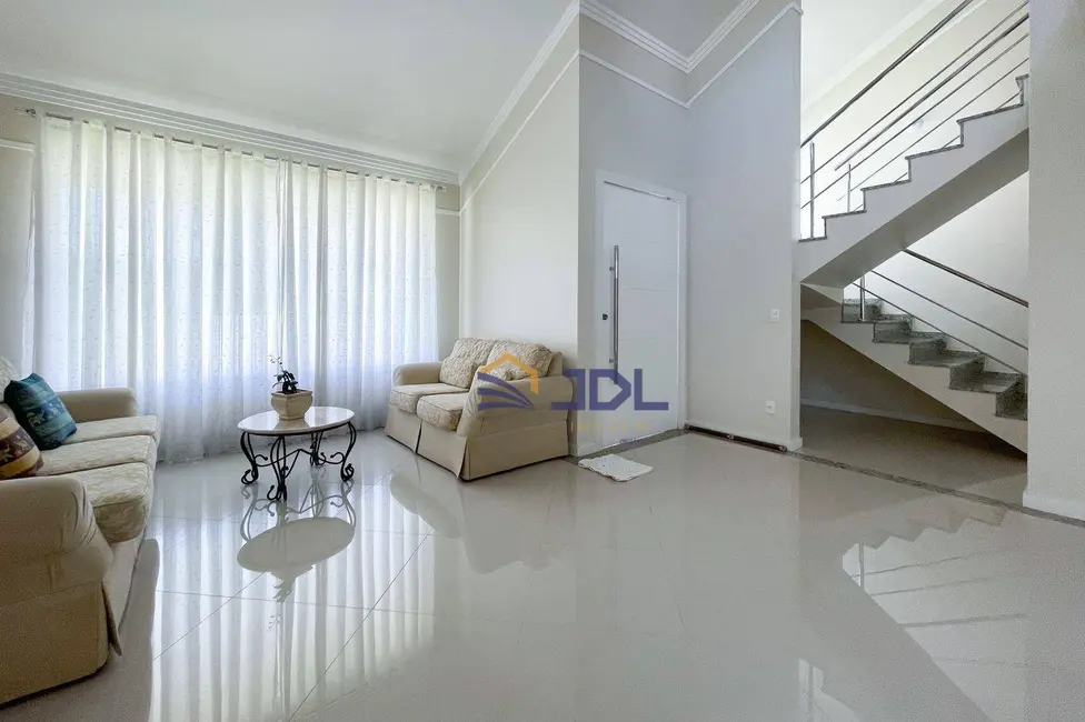 Casa com 3 quartos à venda, 592m2 em Escola Agrícola, Blumenau - SC - imagem 5 Foto 5 de Casa com 3 quartos à venda, 592m2 em Escola Agrícola, Blumenau - SC