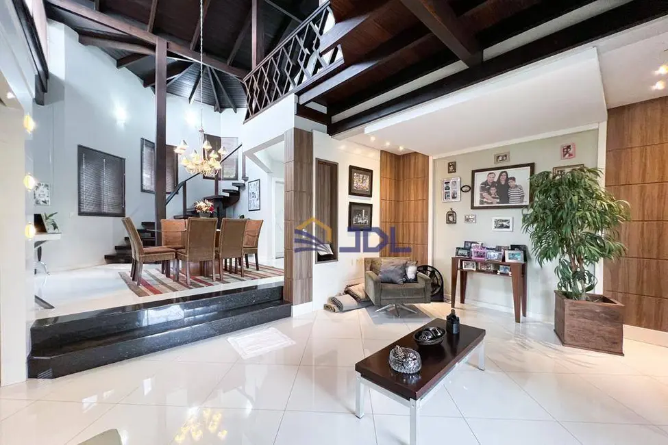 Casa de Condomínio com 3 quartos à venda, 550m2 em Itoupava Seca, Blumenau - SC - imagem 8 Foto 8 de Casa de Condomínio com 3 quartos à venda, 550m2 em Itoupava Seca, Blumenau - SC