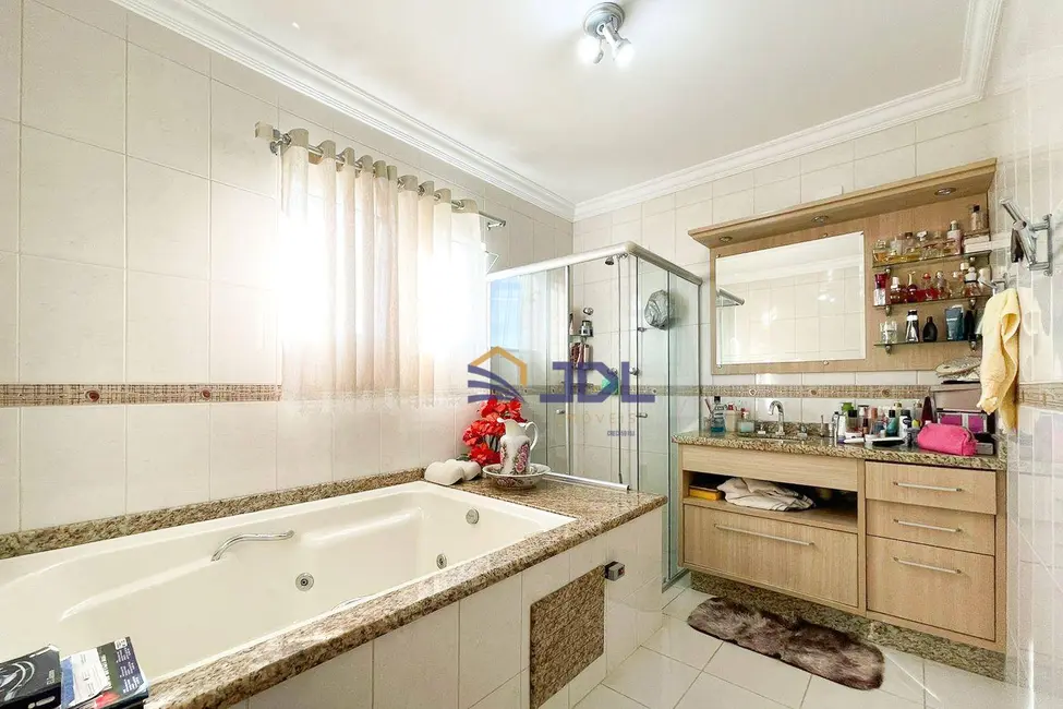 Casa de Condomínio com 3 quartos à venda, 356m2 em Itoupava Central, Blumenau - SC - imagem 7 Foto 7 de Casa de Condomínio com 3 quartos à venda, 356m2 em Itoupava Central, Blumenau - SC