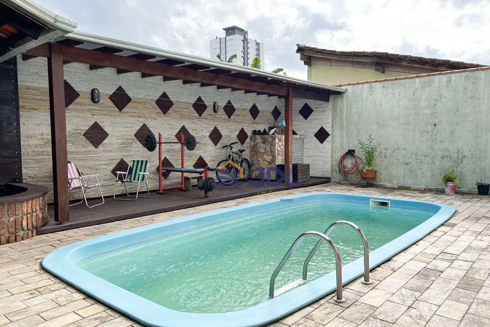 Foto 2 de Casa com 3 quartos à venda, 300m2 em Velha, Blumenau - SC