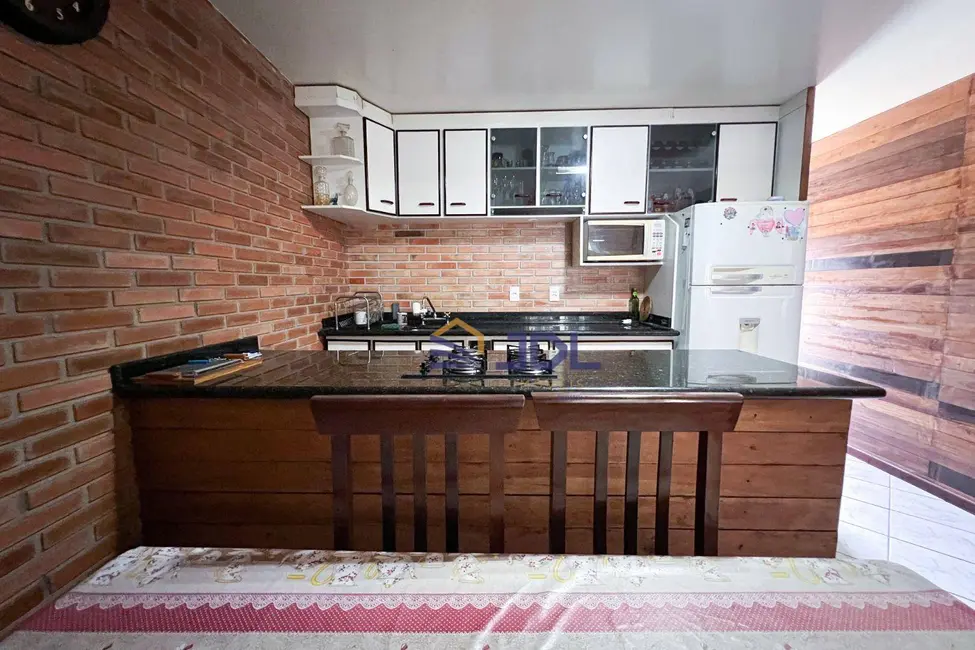 Casa com 3 quartos à venda, 300m2 em Velha, Blumenau - SC - imagem 8 Foto 8 de Casa com 3 quartos à venda, 300m2 em Velha, Blumenau - SC