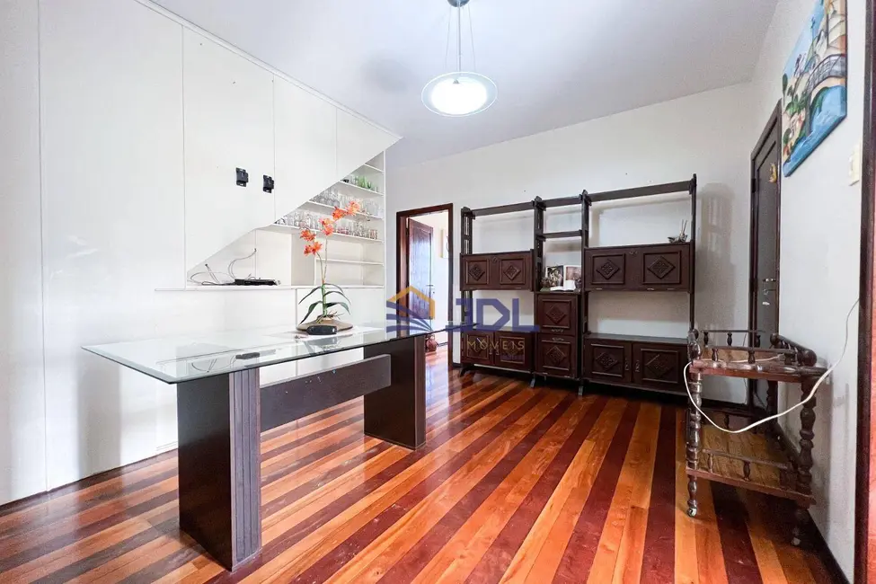 Casa com 4 quartos à venda, 506m2 em Velha, Blumenau - SC - imagem 3 Foto 3 de Casa com 4 quartos à venda, 506m2 em Velha, Blumenau - SC