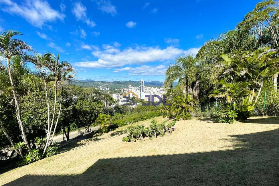 Casa com 4 quartos à venda, 1500m2 em Ponta Aguda, Blumenau - SC - imagem 4 Foto 4 de Casa com 4 quartos à venda, 1500m2 em Ponta Aguda, Blumenau - SC