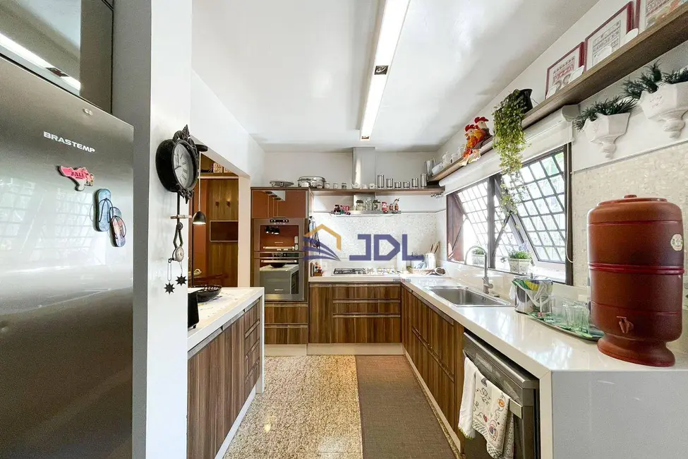 Casa com 4 quartos à venda, 1500m2 em Ponta Aguda, Blumenau - SC - imagem 5 Foto 5 de Casa com 4 quartos à venda, 1500m2 em Ponta Aguda, Blumenau - SC
