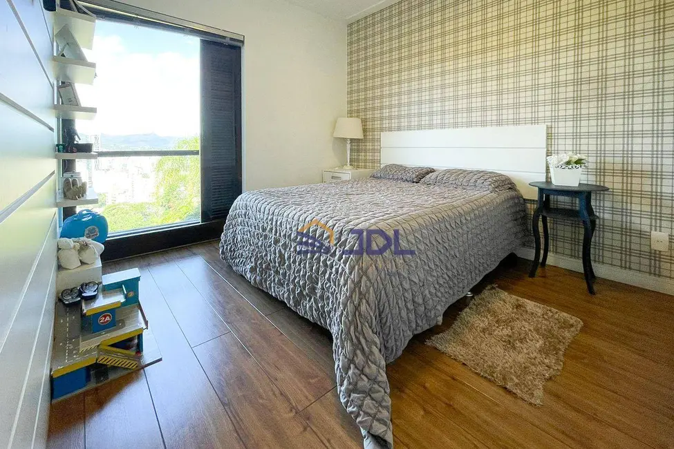 Casa com 4 quartos à venda, 1500m2 em Ponta Aguda, Blumenau - SC - imagem 6 Foto 6 de Casa com 4 quartos à venda, 1500m2 em Ponta Aguda, Blumenau - SC