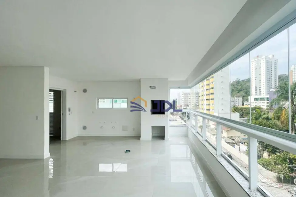 Foto 1 de Apartamento com 3 quartos à venda, 190m2 em Vila Nova, Blumenau - SC