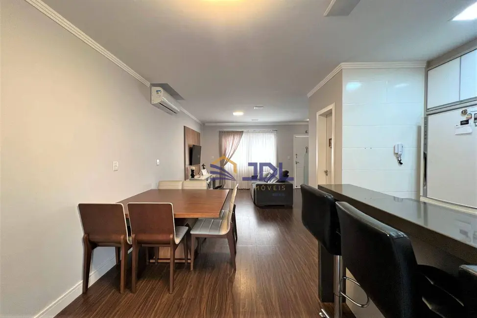 Sobrado com 3 quartos à venda, 91m2 em Velha Central, Blumenau - SC - imagem 6 Foto 6 de Sobrado com 3 quartos à venda, 91m2 em Velha Central, Blumenau - SC