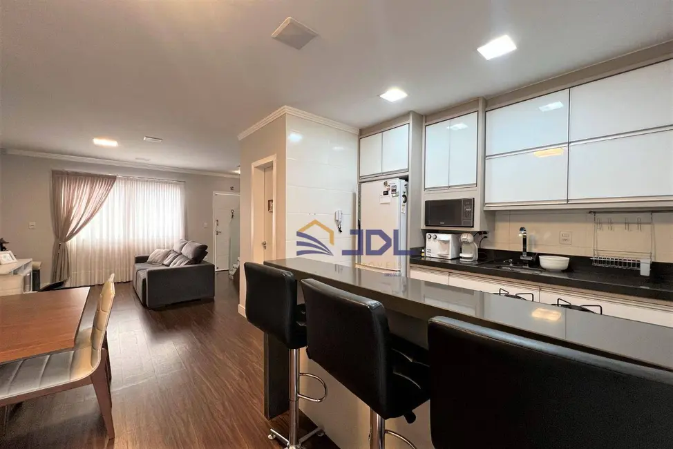Sobrado com 3 quartos à venda, 91m2 em Velha Central, Blumenau - SC - imagem 5 Foto 5 de Sobrado com 3 quartos à venda, 91m2 em Velha Central, Blumenau - SC
