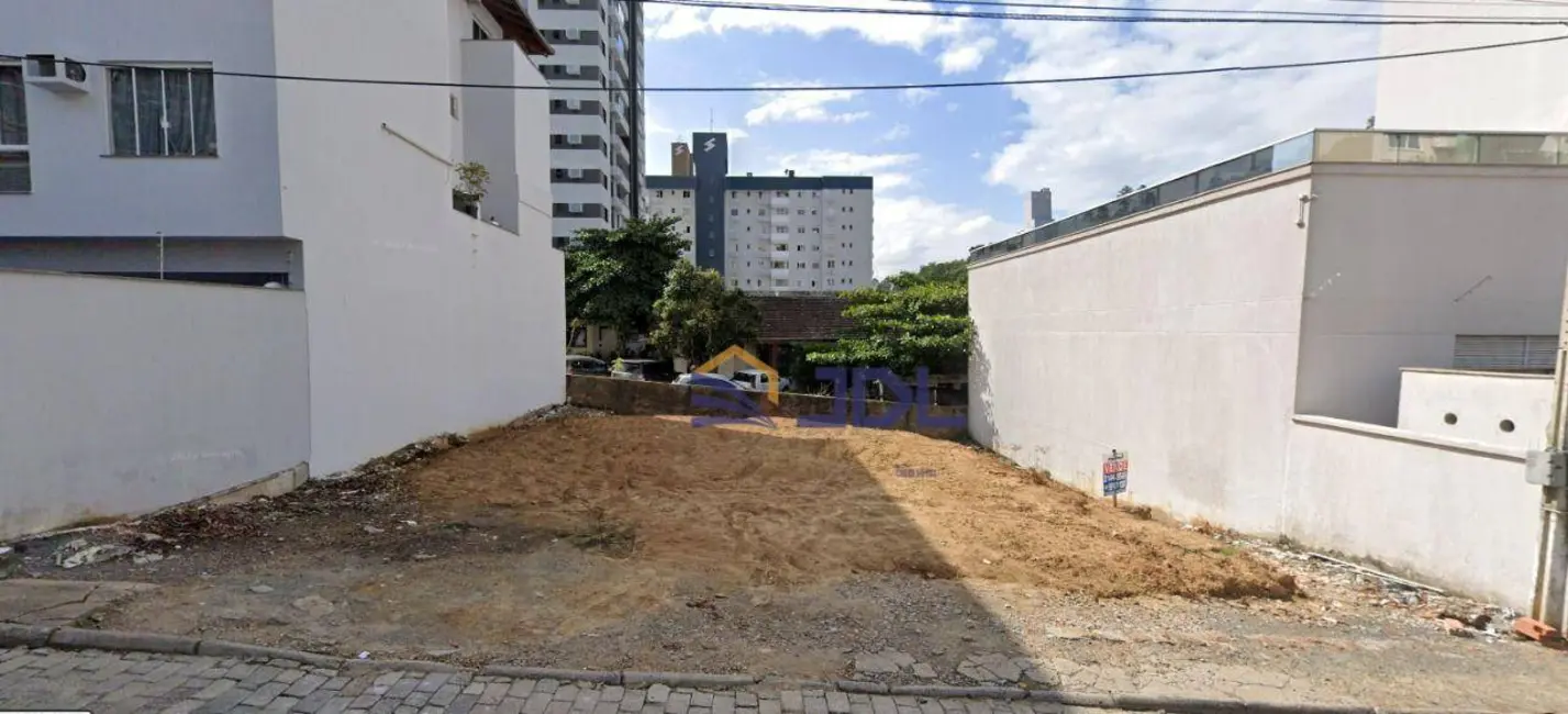 Foto 1 de Terreno / Lote à venda, 300m2 em Vila Nova, Blumenau - SC