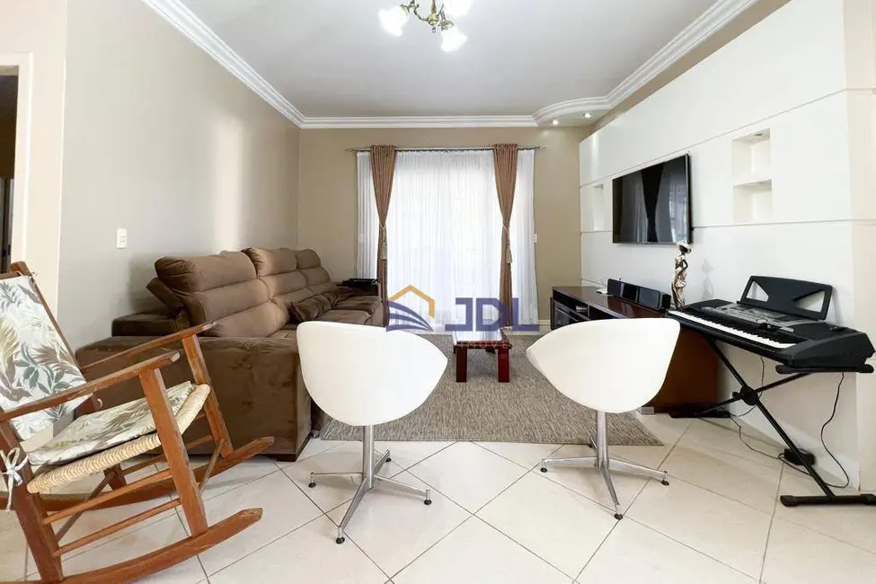 Casa com 3 quartos à venda, 700m2 em Velha, Blumenau - SC - imagem 6 Foto 6 de Casa com 3 quartos à venda, 700m2 em Velha, Blumenau - SC