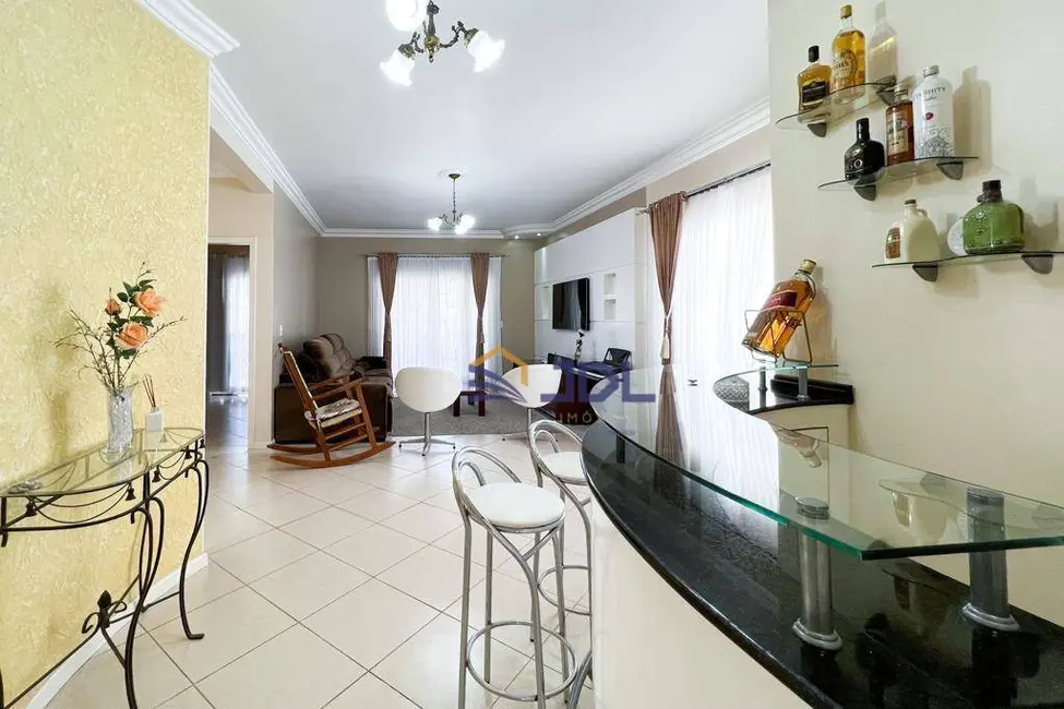 Casa com 3 quartos à venda, 700m2 em Velha, Blumenau - SC - imagem 9 Foto 9 de Casa com 3 quartos à venda, 700m2 em Velha, Blumenau - SC