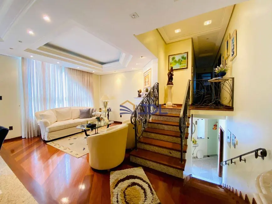Casa com 3 quartos à venda, 375m2 em Velha, Blumenau - SC - imagem 9 Foto 9 de Casa com 3 quartos à venda, 375m2 em Velha, Blumenau - SC
