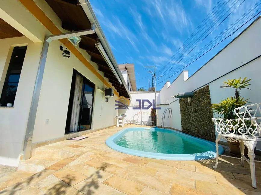 Casa com 3 quartos à venda, 375m2 em Velha, Blumenau - SC - imagem 6 Foto 6 de Casa com 3 quartos à venda, 375m2 em Velha, Blumenau - SC