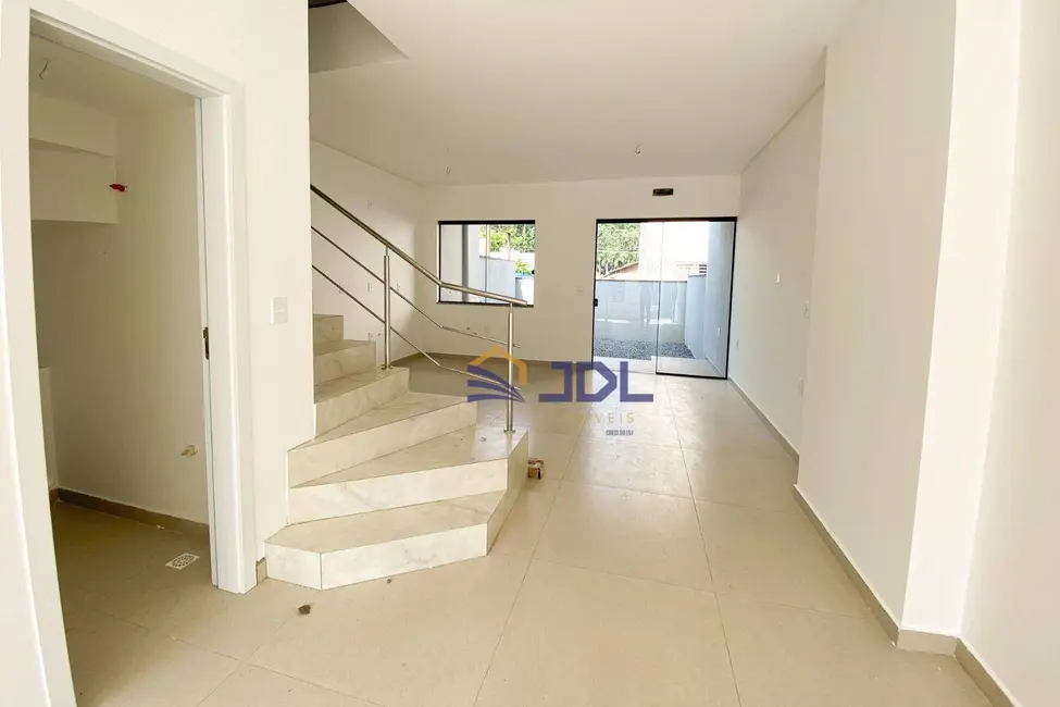 Sobrado com 3 quartos à venda, 125m2 em Fidélis, Blumenau - SC - imagem 5 Foto 5 de Sobrado com 3 quartos à venda, 125m2 em Fidélis, Blumenau - SC