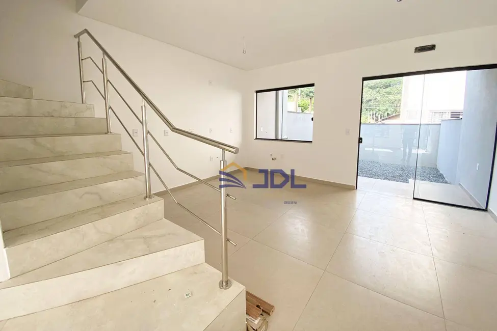 Sobrado com 3 quartos à venda, 125m2 em Fidélis, Blumenau - SC - imagem 6 Foto 6 de Sobrado com 3 quartos à venda, 125m2 em Fidélis, Blumenau - SC