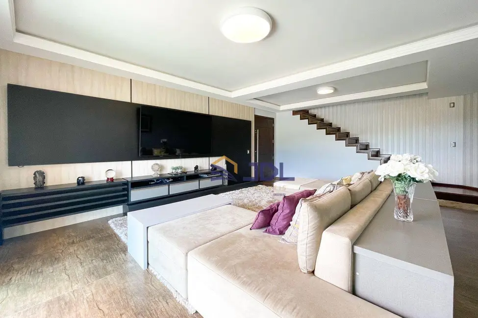 Casa com 4 quartos à venda, 413m2 em Salto Weissbach, Blumenau - SC - imagem 9 Foto 9 de Casa com 4 quartos à venda, 413m2 em Salto Weissbach, Blumenau - SC