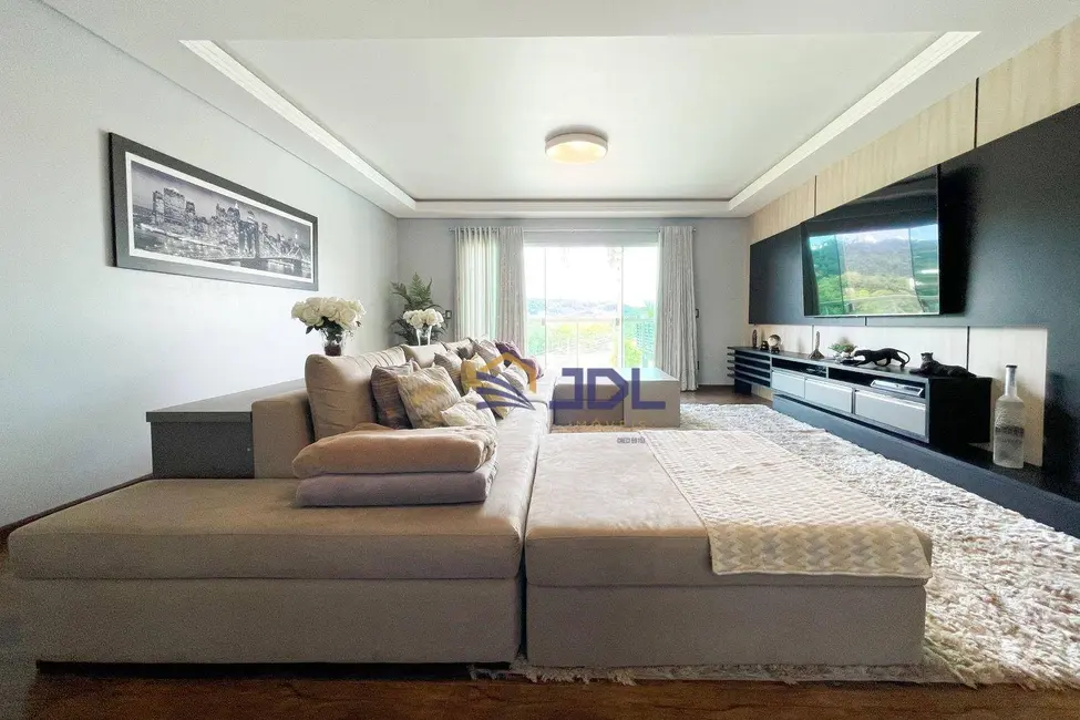Casa com 4 quartos à venda, 413m2 em Salto Weissbach, Blumenau - SC - imagem 8 Foto 8 de Casa com 4 quartos à venda, 413m2 em Salto Weissbach, Blumenau - SC