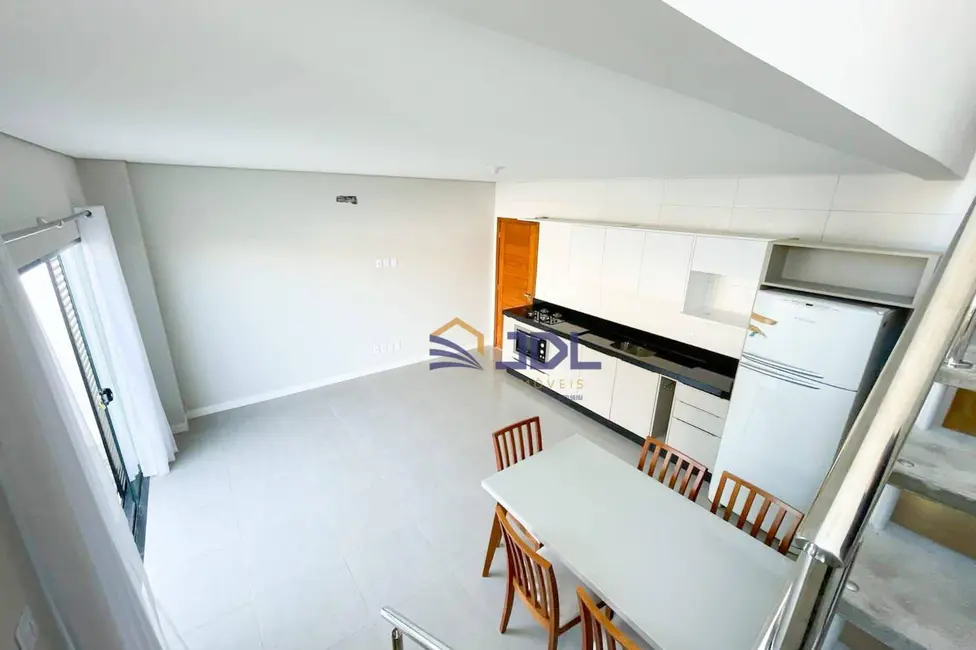 Foto 3 de Sobrado com 3 quartos à venda, 195m2 em Balneario Picarras - SC