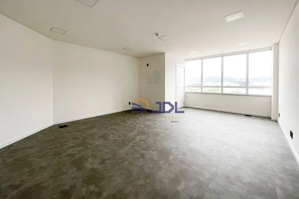 Foto 2 de Sala Comercial à venda, 80m2 em Centro, Blumenau - SC