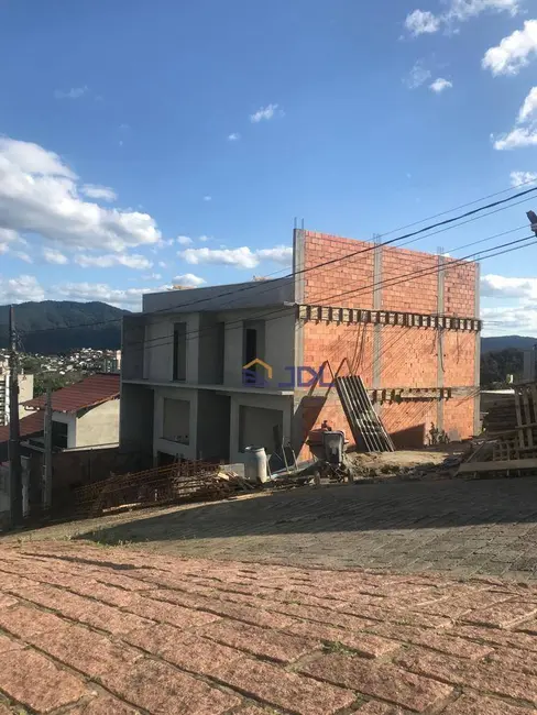 Sobrado com 3 quartos à venda, 91m2 em Vila Nova, Blumenau - SC - imagem 6 Foto 6 de Sobrado com 3 quartos à venda, 91m2 em Vila Nova, Blumenau - SC