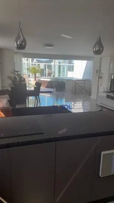 Cobertura com 4 quartos à venda, 280m2 em Centro, Balneario Camboriu - SC - imagem 5 Foto 5 de Cobertura com 4 quartos à venda, 280m2 em Centro, Balneario Camboriu - SC