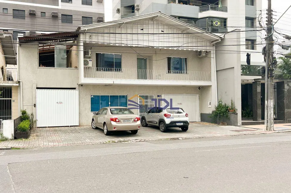Foto 2 de Casa com 3 quartos à venda, 240m2 em Ponta Aguda, Blumenau - SC