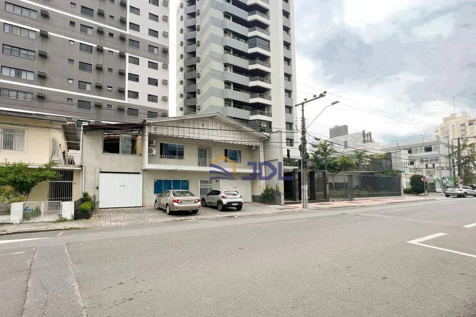 Casa com 3 quartos à venda, 240m2 em Ponta Aguda, Blumenau - SC - imagem 3 Foto 3 de Casa com 3 quartos à venda, 240m2 em Ponta Aguda, Blumenau - SC
