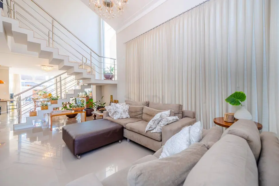 Casa de Condomínio com 3 quartos à venda, 365m2 em Itoupava Central, Blumenau - SC - imagem 3 Foto 3 de Casa de Condomínio com 3 quartos à venda, 365m2 em Itoupava Central, Blumenau - SC