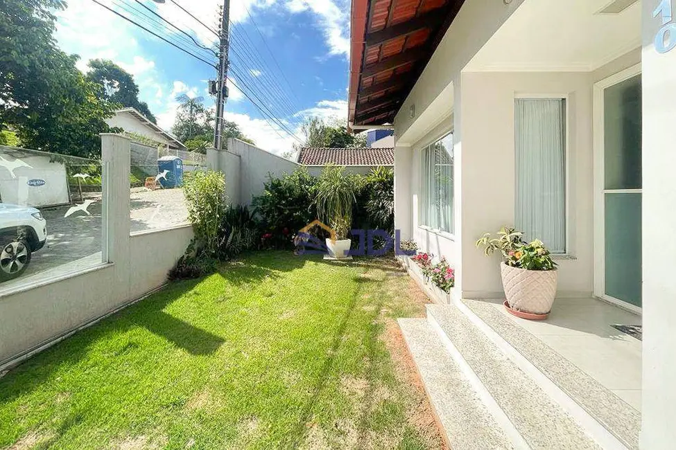 Foto 2 de Casa com 6 quartos à venda, 900m2 em Velha, Blumenau - SC