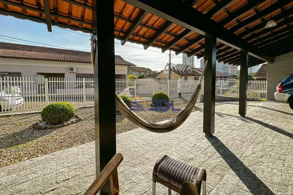 Casa com 3 quartos à venda, 630m2 em Velha, Blumenau - SC - imagem 5 Foto 5 de Casa com 3 quartos à venda, 630m2 em Velha, Blumenau - SC