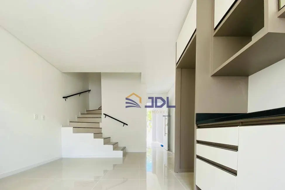 Sobrado com 2 quartos à venda, 150m2 em Fortaleza, Blumenau - SC - imagem 9 Foto 9 de Sobrado com 2 quartos à venda, 150m2 em Fortaleza, Blumenau - SC