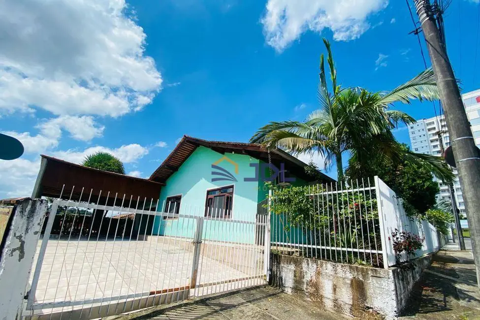 Casa com 3 quartos à venda, 459m2 em Asilo, Blumenau - SC - imagem 1 Foto 1 de Casa com 3 quartos à venda, 459m2 em Asilo, Blumenau - SC