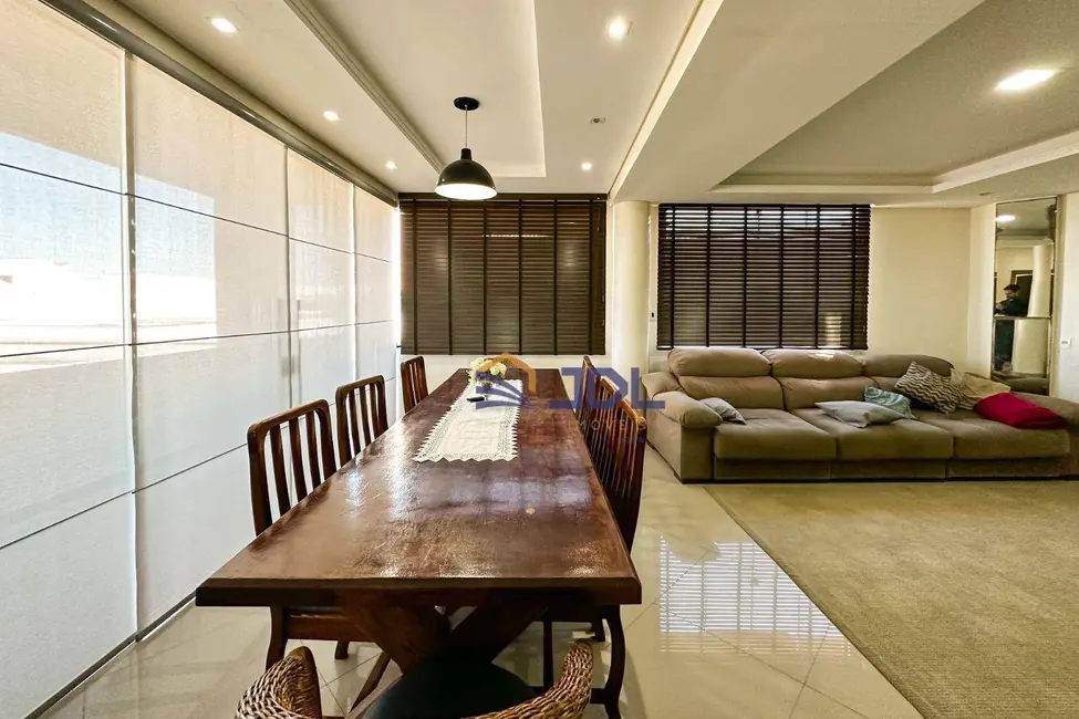 Foto 3 de Casa com 8 quartos à venda, 450m2 em Barra Velha - SC