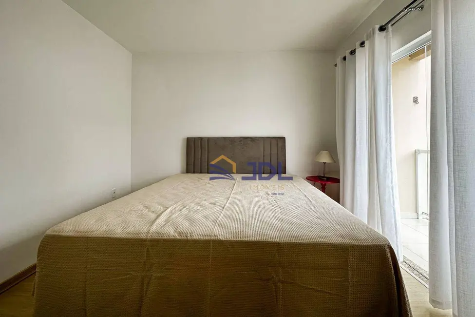 Casa com 3 quartos à venda, 240m2 em Velha, Blumenau - SC - imagem 8 Foto 8 de Casa com 3 quartos à venda, 240m2 em Velha, Blumenau - SC