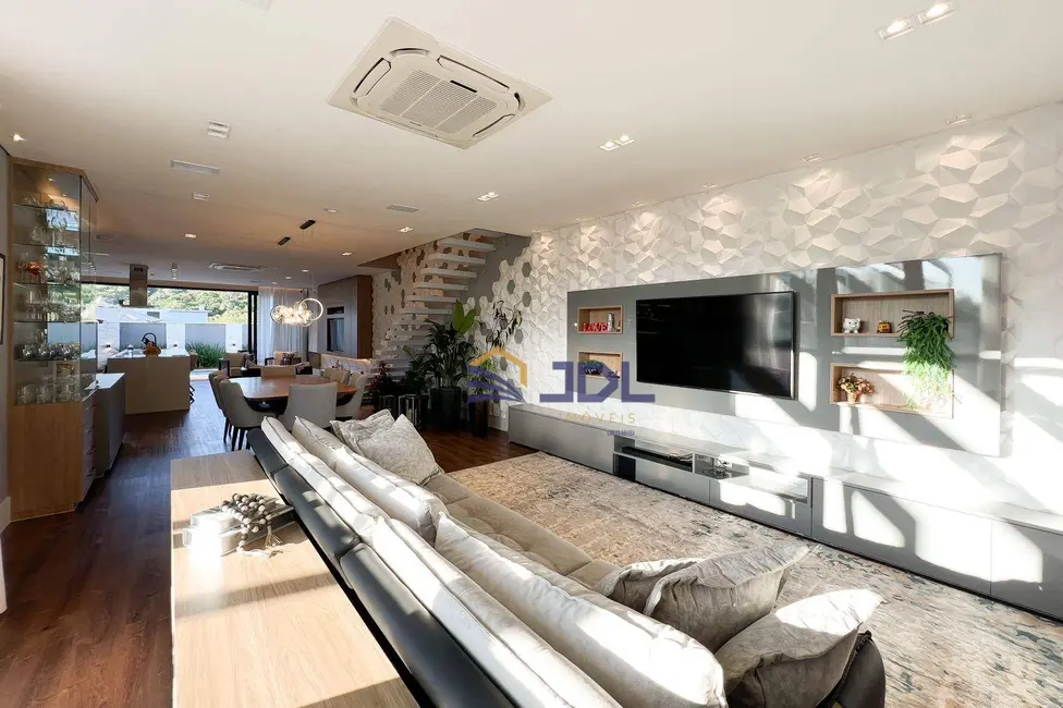 Casa de Condomínio com 3 quartos à venda, 375m2 em Ponta Aguda, Blumenau - SC - imagem 8 Foto 8 de Casa de Condomínio com 3 quartos à venda, 375m2 em Ponta Aguda, Blumenau - SC